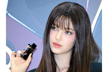 復帰が未確定のNewJeans・ダニエル、近況公開…俳優パク・ボゴムとイベントに参加【PHOTO】 画像