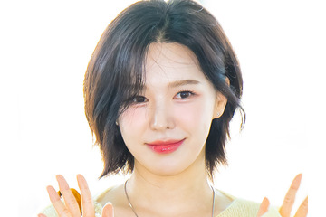 「見えちゃいそう…」Red Velvet・ウェンディ、“超ミニ”ワンピで美脚あらわ！ガリガリ姿に心配の声も【PHOTO】 画像