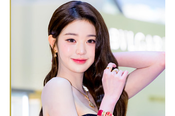 IVE・ウォニョン、“胸元ゆるめ”ドレスから意外なボリューム感があらわに…「色気がすごい」【PHOTO】 画像