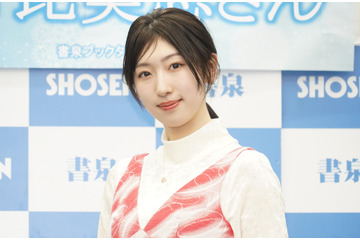 日比美思が新作カレンダーの完成に歓喜、撮影でファッションの傾向に変化も 画像