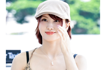 「顔変わった？」TWICE・モモ、艶々ボディで際立つ見事なボリューム…ぴっちりトップスに釘付け【PHOTO】 画像