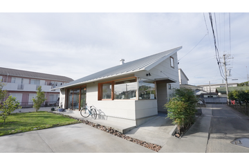 建築家が自宅を実験台に！予算1800万円で実現した“ほとんど壁のない”ローコストハウス『住人十色』 画像