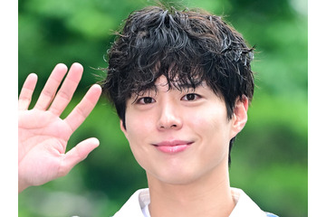 俳優パク・ボゴム、異例のバラエティ番組大賞候補に！名だたるタレントのなかで際立つ存在感 画像