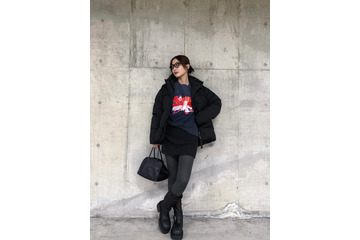 内田理央、珍しくミニスカ！オタT着こなす私服コーデ披露 画像