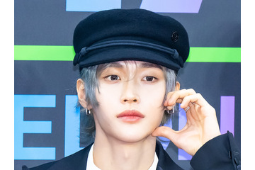 RIIZE・ウォンビン、アッシュグレーヘアにイメチェン！スーツ姿で際立つ非現実的な美しさ【PHOTO】 画像