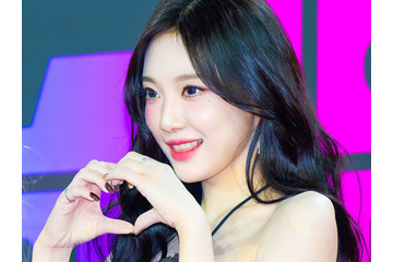 『紅白』不参加のaespa・ニンニン近況公開、背中丸出しでコメントも披露 画像