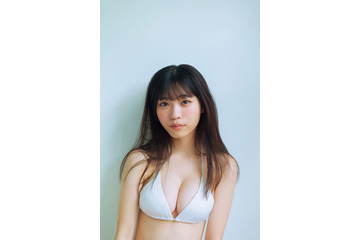 僕が見たかった青空・金澤亜美、初挑戦の水着カットを披露！1st写真集より先行カット公開 画像