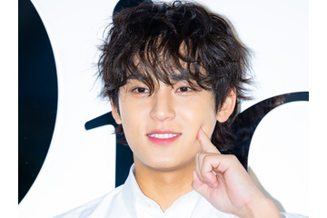 SEVENTEEN・ミンギュ、日本での“個性的すぎる”オフショットが話題！「一歩間違えれば不審者」【PHOTO】 画像