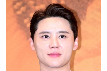 「流し台に新聞紙敷いて用を足した」元東方神起・ジュンス、幼い頃の生活苦を吐露 画像