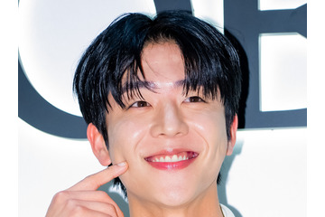 “ヒョプ様”こと俳優チェ・ジョンヒョプ、光の下で温かい微笑み…新ドラマポスターに視線集中 画像