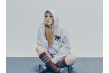 西野カナ、活動再開後初のブロンドヘアに！新曲「君のせい」ビジュアル公開 画像