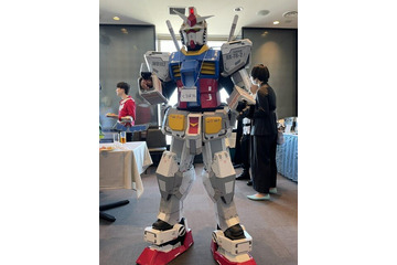 ガンダム姿で結婚式に参列!?　「スーツで来て」と言われて“モビルスーツ”参戦を決めた男性に驚きと笑いの声 画像