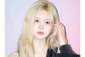 IVE・ガウル、誘惑的な“寝そべりショット”にファン騒然…きらめくボディに視線集中「妖艶すぎる」 画像