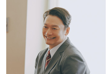 49歳・香取慎吾、主演映画でまさかの“高校生役”に！青春コメディ映画『高校生家族』2026年秋公開決定 画像