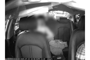 女性が運転する韓国タクシーで男性客が裸に…車内のドライブレコーダーに映ったわいせつ行為 画像