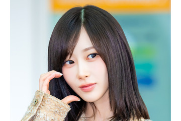 aespa・ジゼル、“カバン全開”ファッションの先駆者に!?フランス出国時の粋な演出が話題 画像