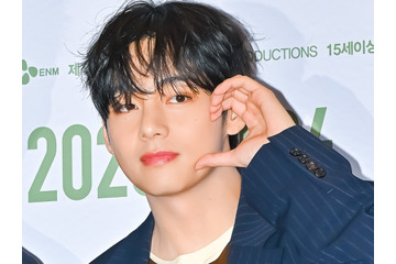 BTS・V、海外ファンによる“太っ腹”カムバック支援が話題！“バレーコート12面分”大型広告掲示 画像