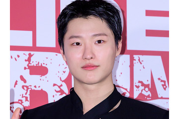 「今でも死因は分からない…」海外で父を亡くした韓国歌手、遺骨箱を抱え帰国した過去を告白 画像