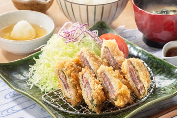 大戸屋、春限定メニュー人気No.1の「鰹の梅はさみ揚げ」13日より販売！ 画像