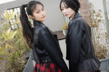 AKB48・成田香姫奈＆奥本カイリ、仲良しコンビならではの空気感！“相思相愛”グラビア披露 画像