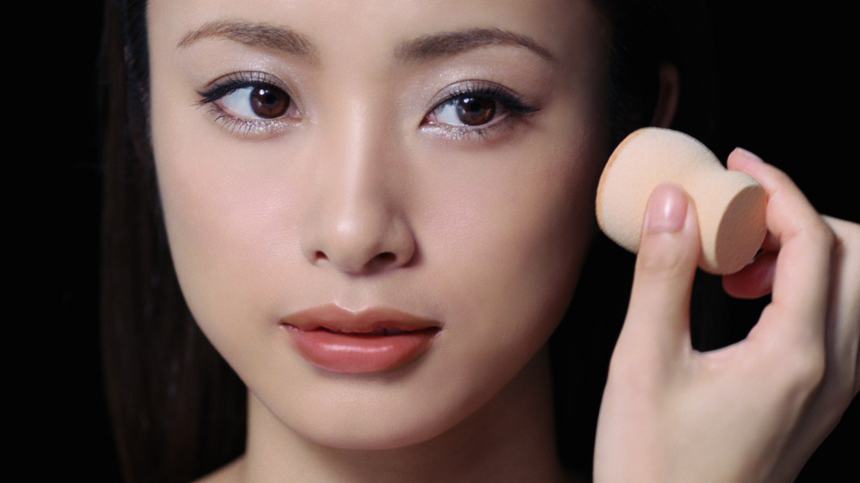 上戸彩 新cmで魅せる 大人の表情 Rbb Today