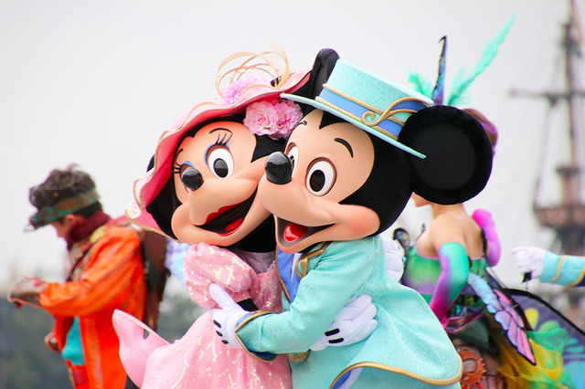 ディズニー パーク入園者数が過去最高を記録 アナ雪 効果で閑散期なし Rbb Today