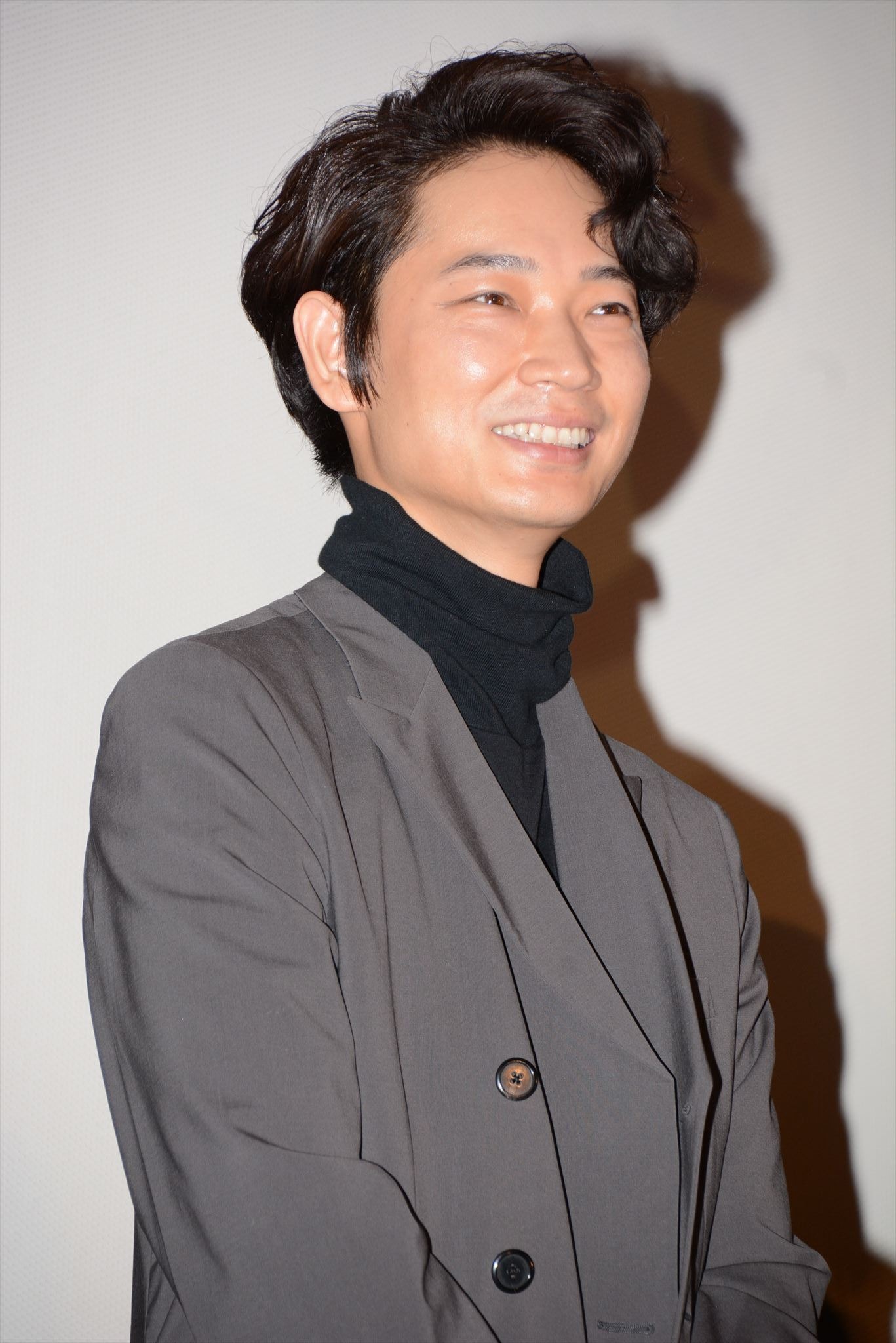 綾野剛と平愛梨の意外な関係が明らかに 映画 世紀少年 での出会い Rbb Today 綾野剛と平愛梨の意外な関係が明らかに 映画 世紀少年 での出会い Rbb Today