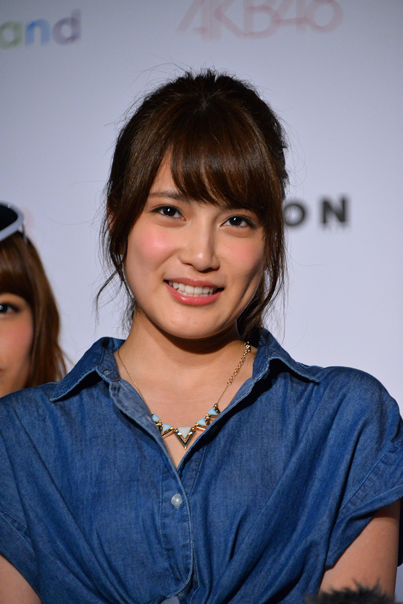 入山杏奈 1st写真集 美しい罪 重版出来 やって来てよかった と涙ながらにコメント 1枚目の写真 画像 Rbb Today