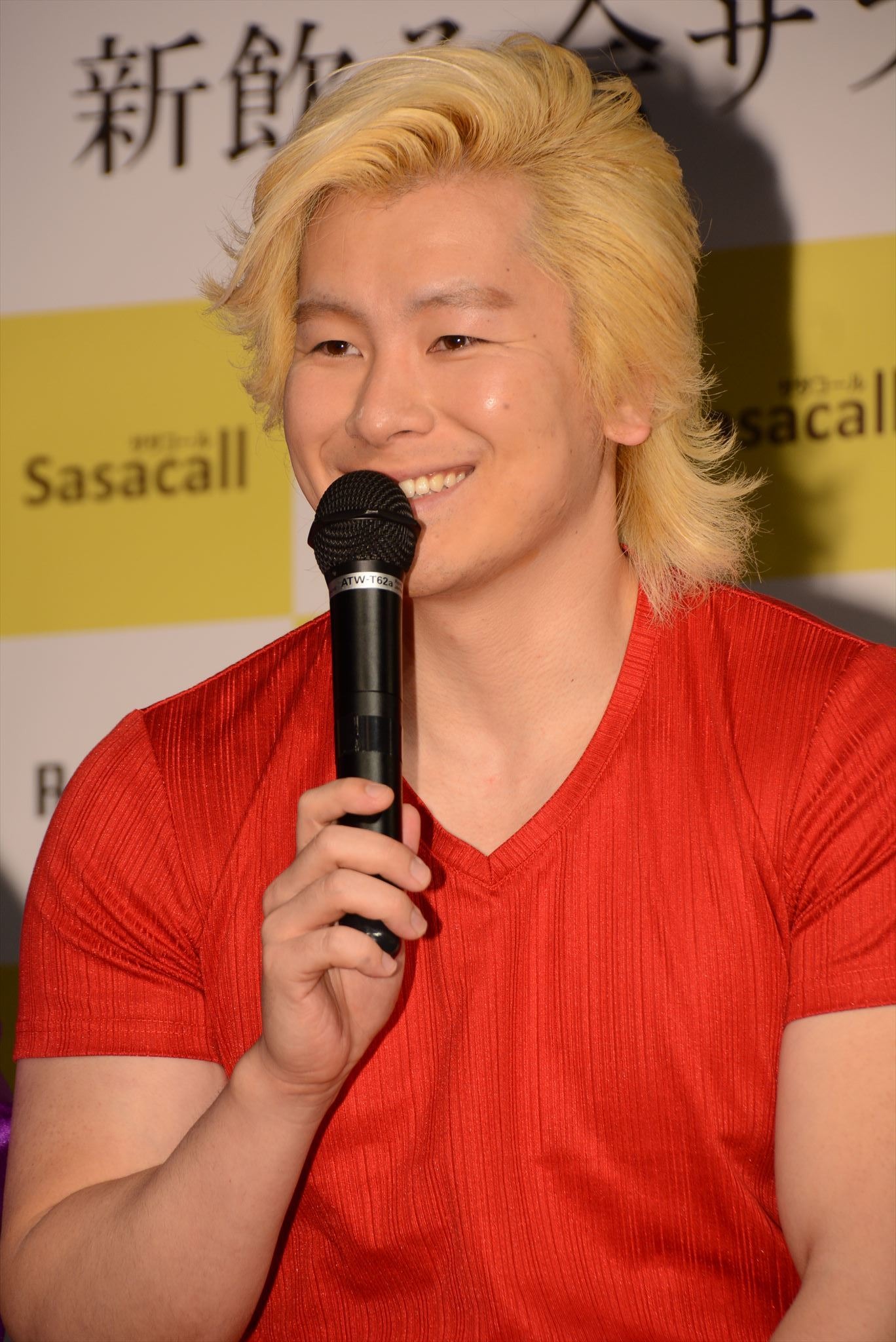 カズレーザー 妹に会うときだけは全身真っ赤じゃない 一緒に歩くのが恥ずかしいって言われた Rbb Today カズレーザー 妹に会うときだけは全身真っ赤じゃない 一緒に歩くのが恥ずかしいって言われた Rbb Today