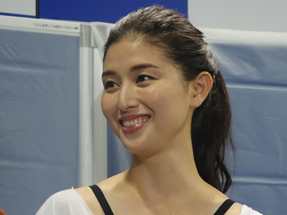 橋本マナミ 藤吉久美子釈明会見に苦言 マッサージで済むのかな Rbb Today