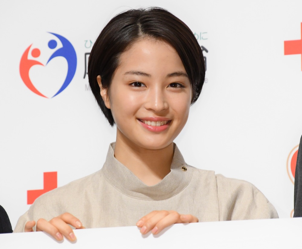 広瀬すず 役作りのショートヘアを 楽しんでます Rbb Today