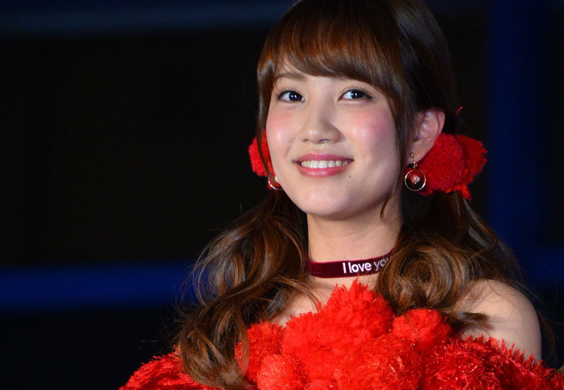 加藤玲奈の写真集裏表紙にセクシーの声 こじはるがアドバイス Rbb Today