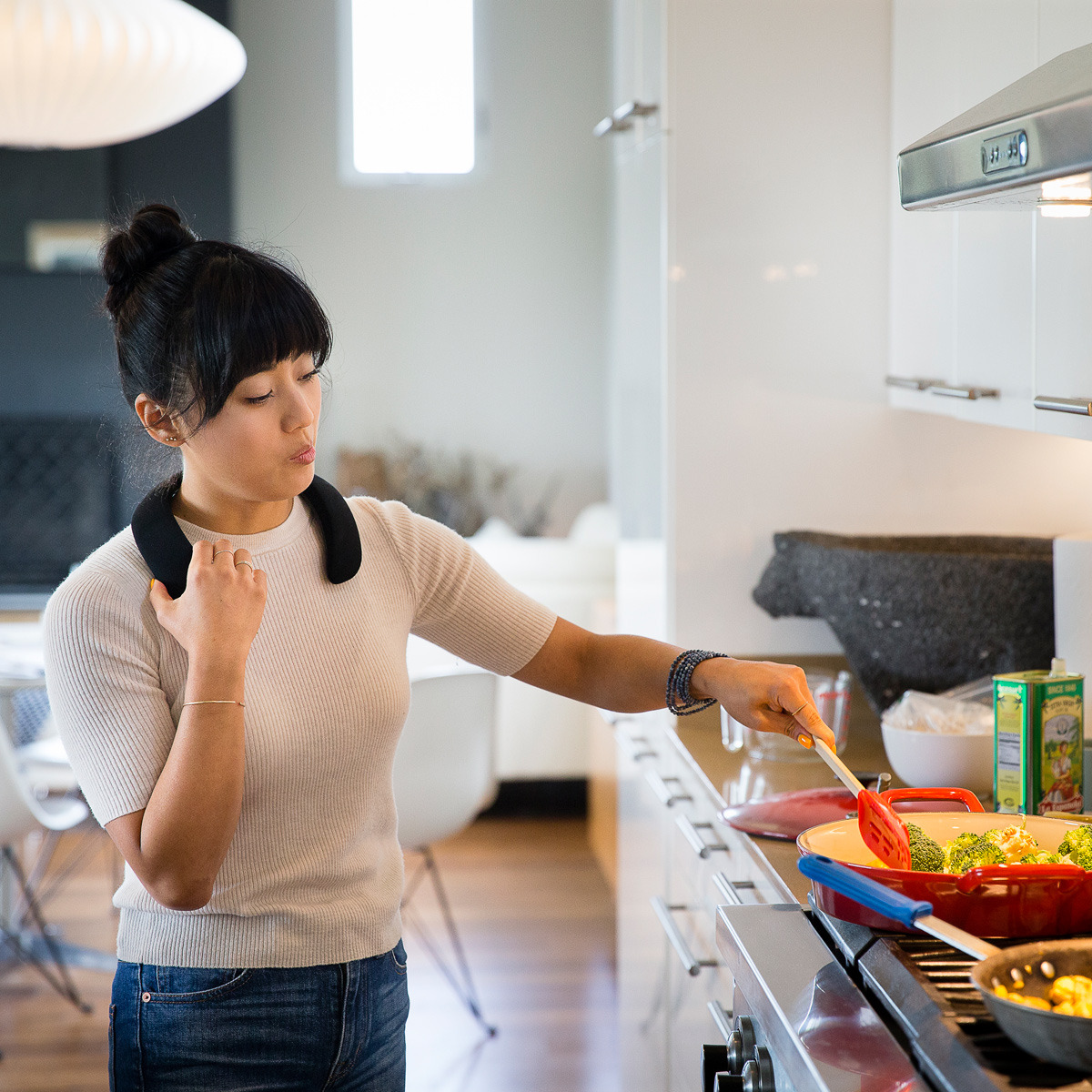 話題の肩乗せスピーカー、ボーズからも登場！iPhoneと一緒に使っ 