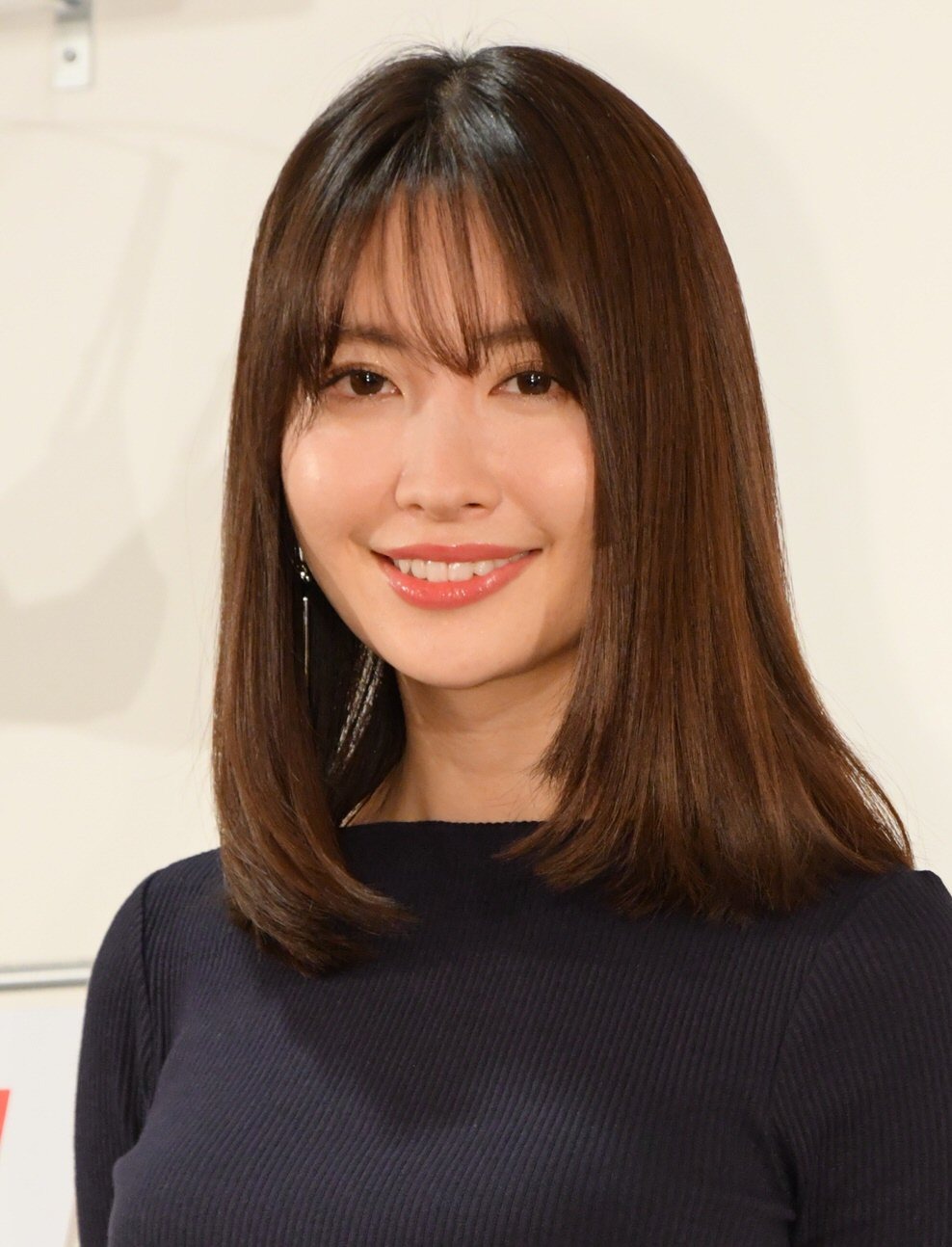 こじはる 黒のセクシービキニ姿を披露 自身プロデュースのブランドもスタート Rbb Today