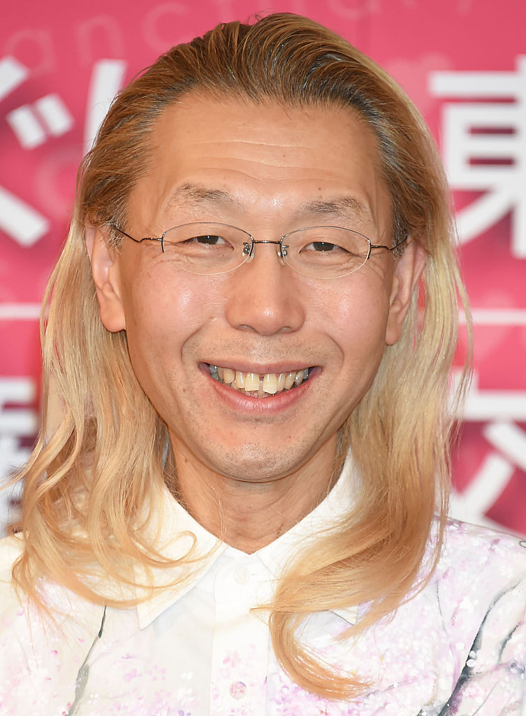假屋崎省吾 今は棺桶や骨壺もデザイン これが売れてるんですよ Rbb Today