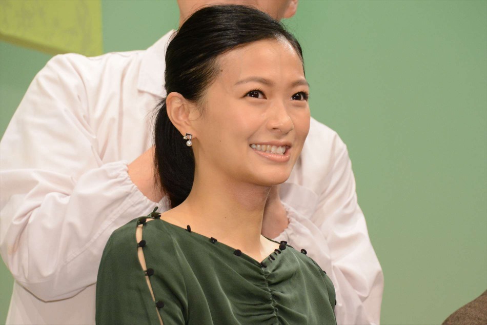 榮倉奈々 とても恥ずかしくて気まずい 容姿端麗 な役柄に恐縮 Rbb Today