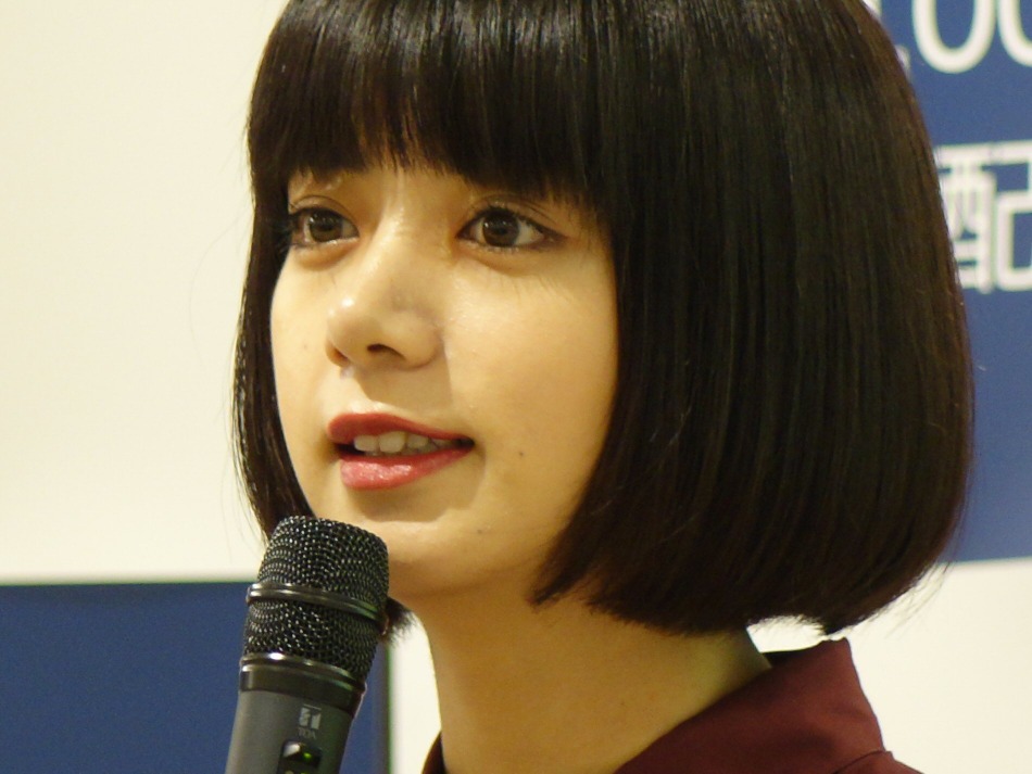 池田エライザ 生駒里奈を絶賛 肌つるっつるでかわいい 泣けるくらい美しい Rbb Today 池田エライザ 生駒里奈を絶賛 肌つるっつるでかわいい 泣けるくらい美しい Rbb Today