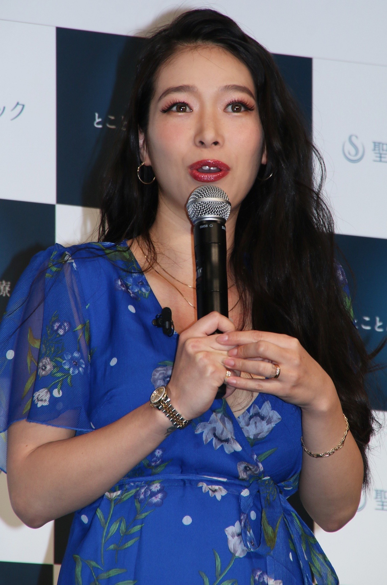 紅蘭 出産後初の公の場で 幸せです 毎日子どものにおいをかいでいます Rbb Today 紅蘭 出産後初の公の場で 幸せです 毎日子どものにおいをかいでいます Rbb Today