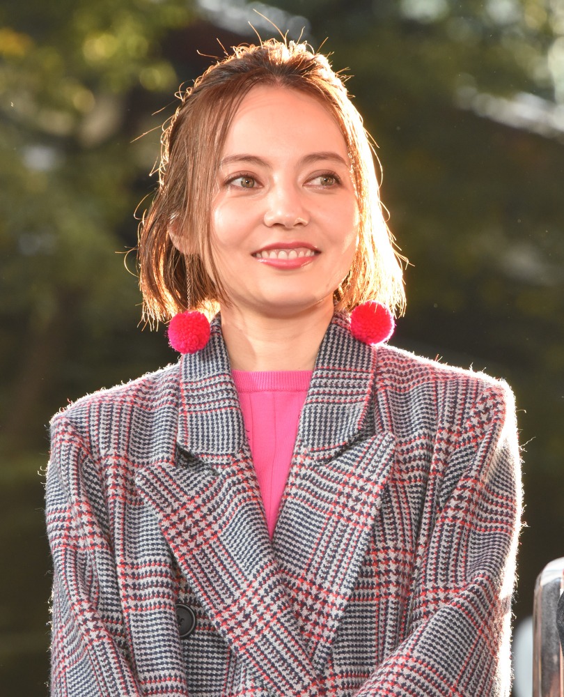 ベッキー 歌手活動再開への思い明かす 今までは完全にナシだったんだけど Rbb Today
