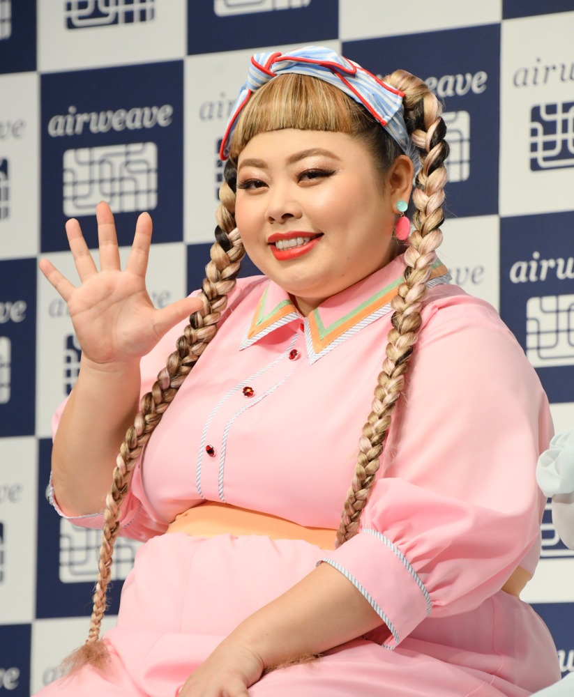 ダイナマイトボディがさく裂 渡辺直美 令和初の水着ショット公開 Rbb Today