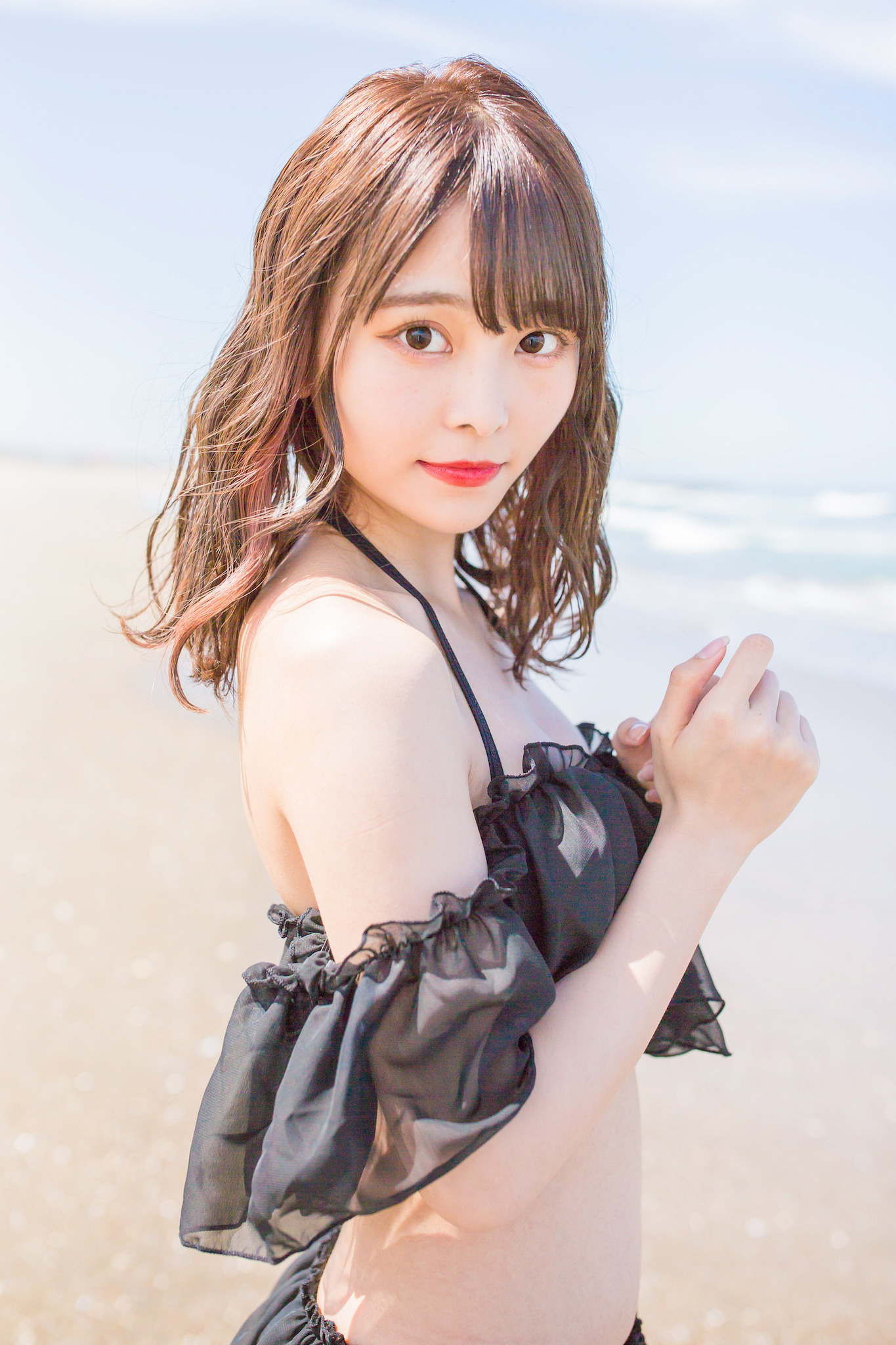 青木りさ 彼女感 詰め込んだ1st写真集発売決定 Rbb Today