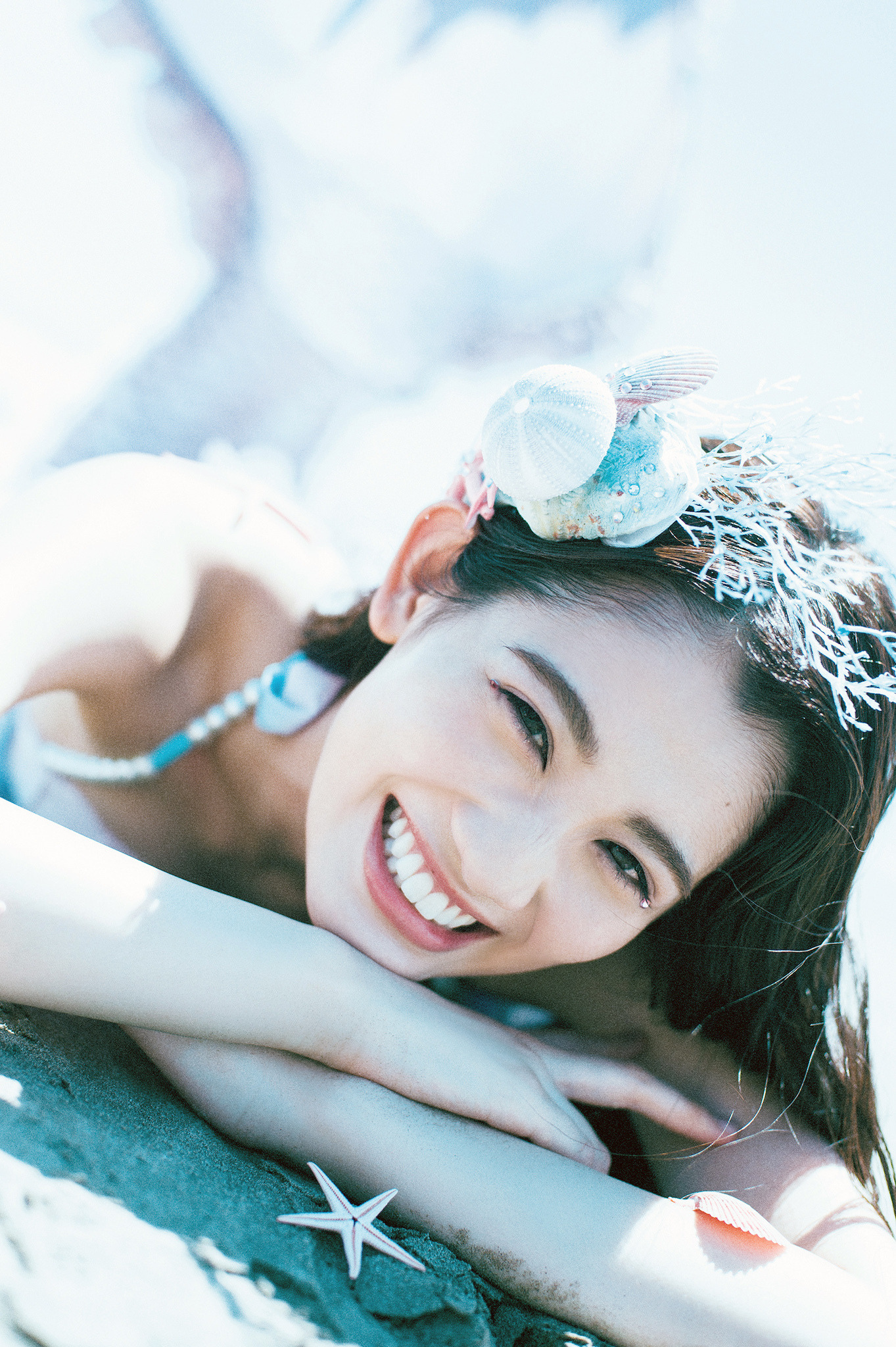 Team Shachi秋本帆華がついに人魚に アートブックの表紙 掲載カット公開 Rbb Today