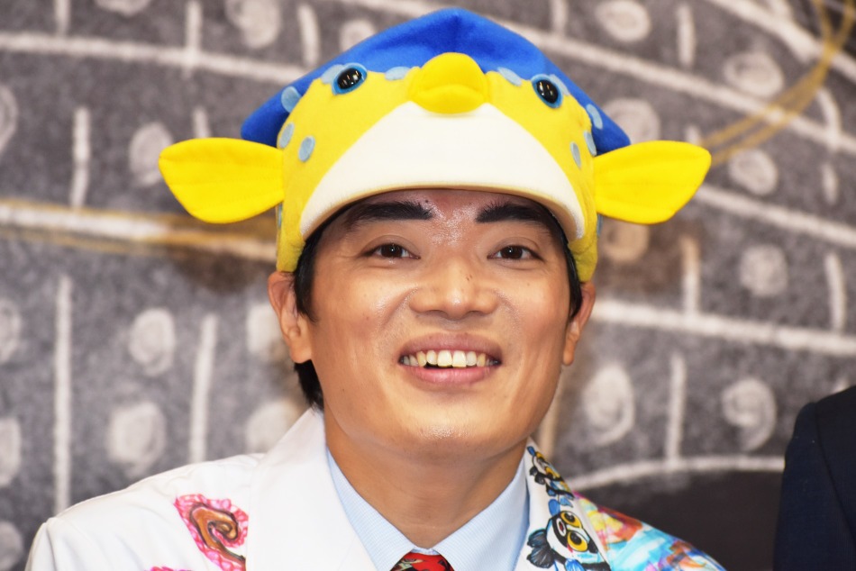 さかなクン 水族館で自身の絵をvr体験 すギョい世界 もう最高 Rbb Today