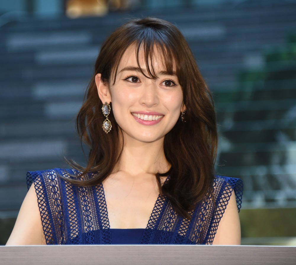 泉里香 北川景子ら美女5人が集結 北川のショートヘアに 尊い の声 Rbb Today