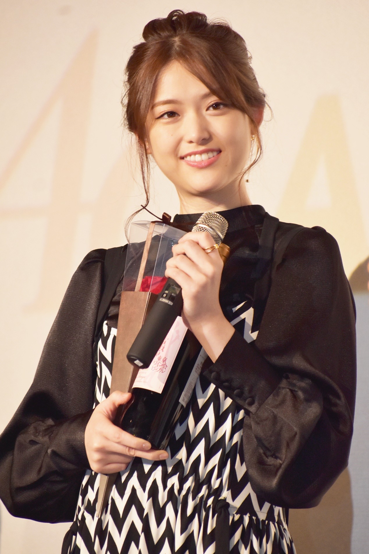 乃木坂46 松村沙友理の姉が 新婚さんいらっしゃい に夫婦で登場 妹の素顔を暴露 Rbb Today 乃木坂46 松村沙友理の姉が 新婚さんいらっしゃい に夫婦で登場 妹の素顔を暴露 Rbb Today