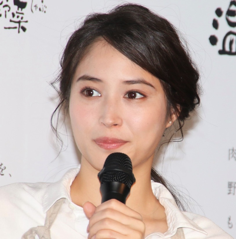 広瀬アリス 所蔵しているマンガは1000冊 0冊は友達に貸してる Rbb Today