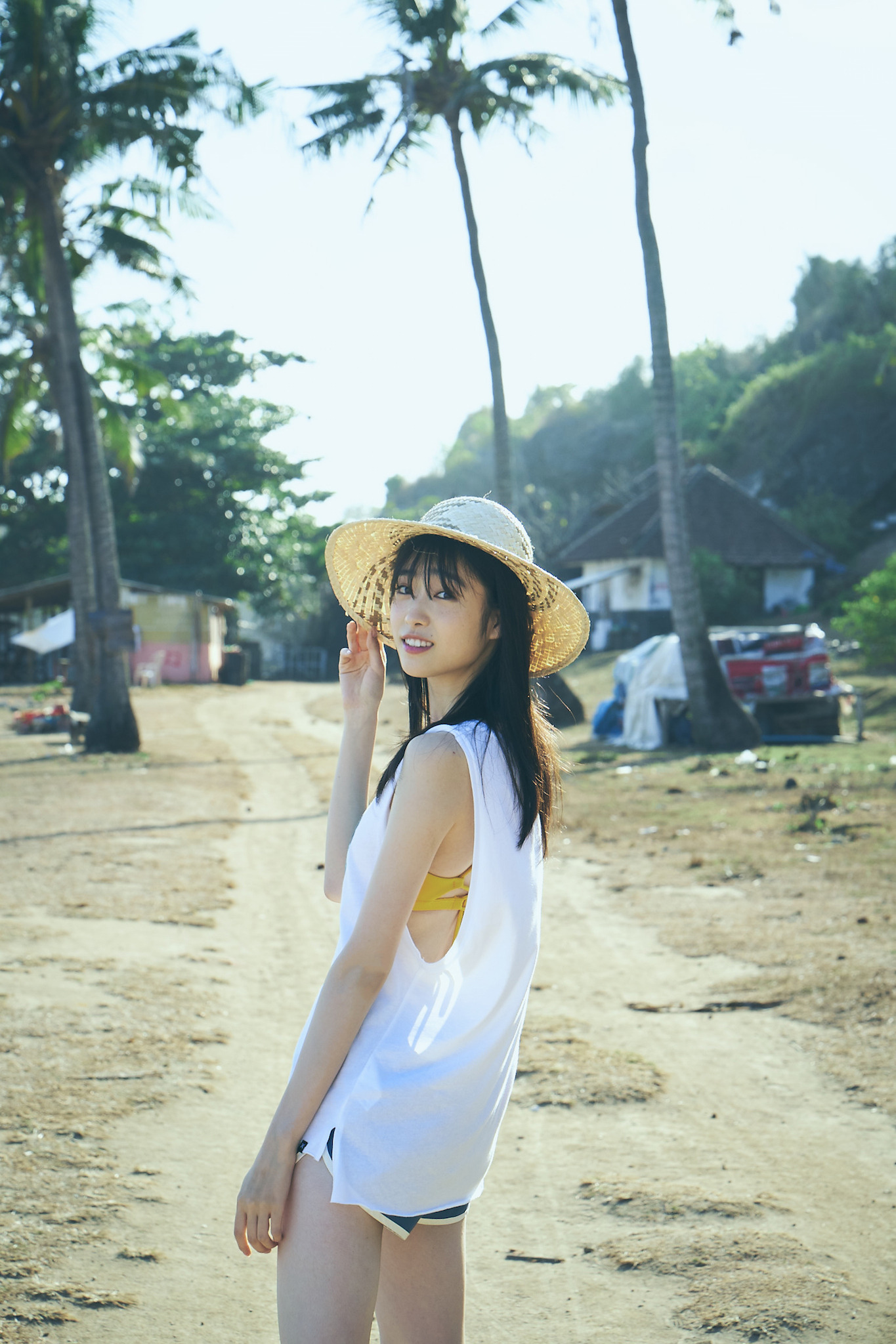 芸能活動再開の高橋ひかる 1st写真集発売決定 高3女子の ありのまま を収録 Rbb Today