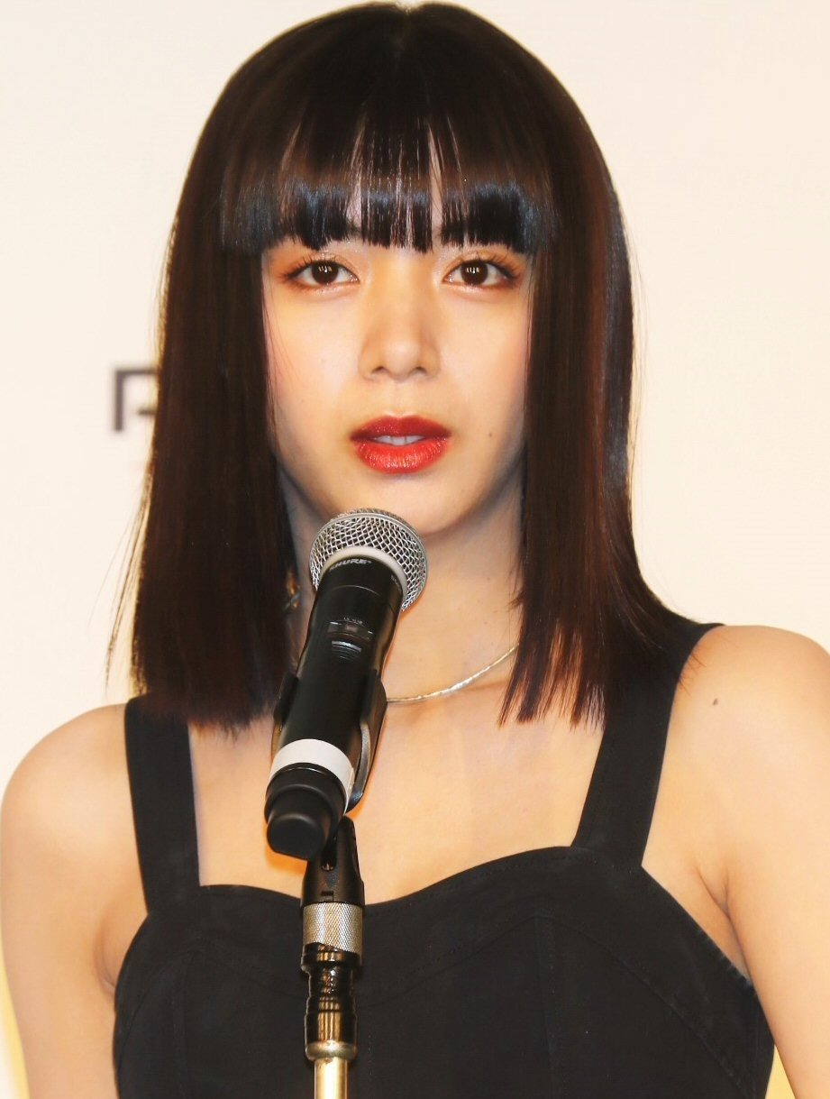 池田エライザ ミニスカ エレキで松田聖子の名曲カバー 最高 心に響く の声も Rbb Today