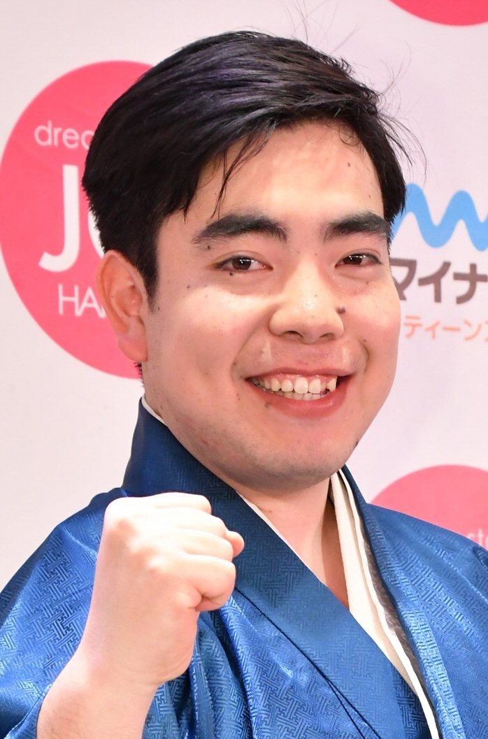 演歌歌手 徳永ゆうき インスタライブで30分間にわたり車掌アナウンス 中川家 礼二が暴露 Rbb Today