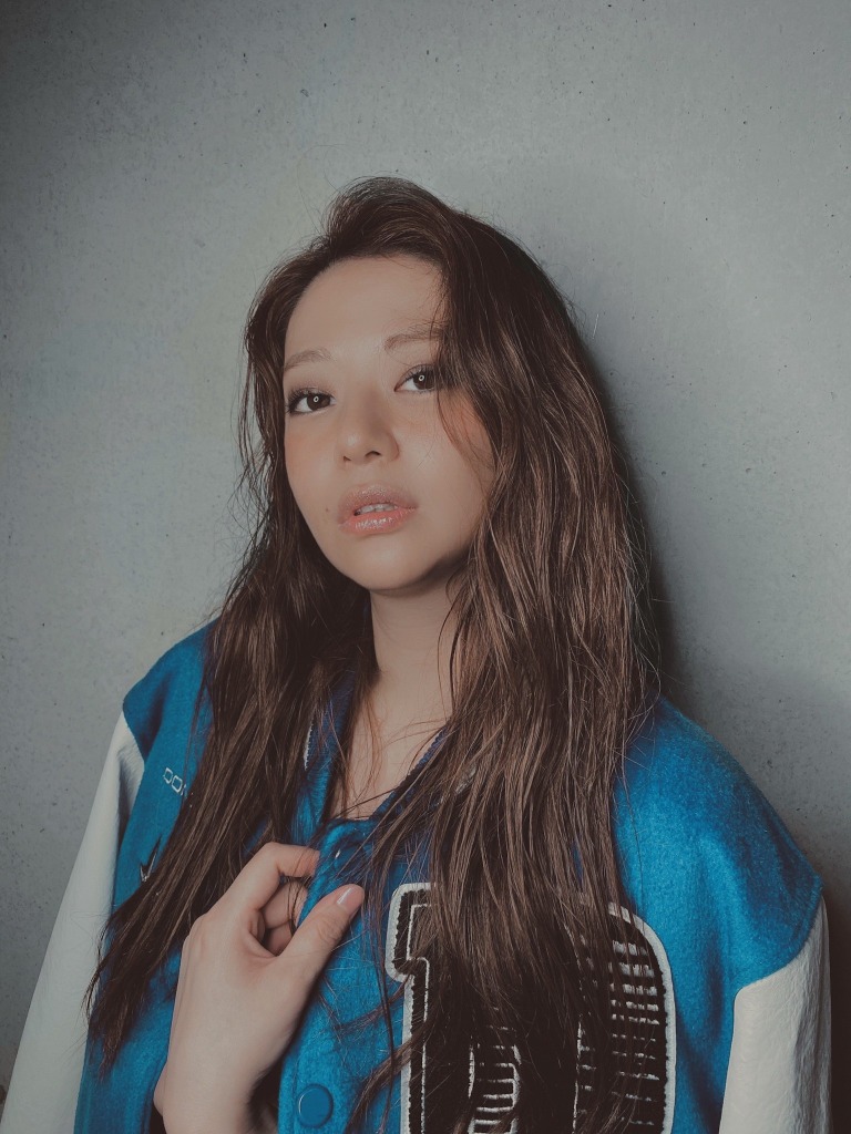 重盛さと美が友人 希帆の新曲mvを監修 撮影は衝撃のオンボロ実家 Rbb Today 重盛さと美が友人 希帆の新曲mvを監修 撮影は衝撃のオンボロ実家 Rbb Today
